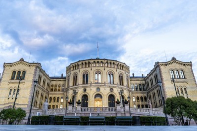 Stortinget betalte for reiser uten å kreve reiseregning fram til 2018