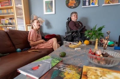 Ragnhild kommer ikke ut fordi kommunen klarer ikke finne støttekontakt